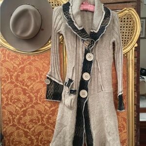 Elegant Knit Cardigan with Black Lace Accents